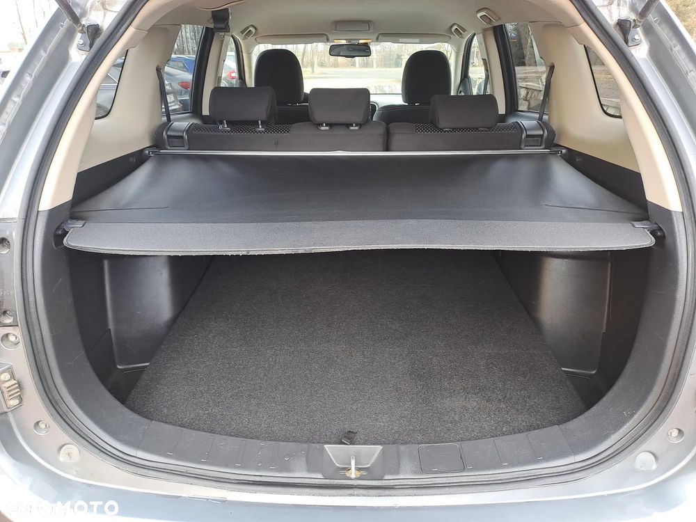 Mitsubishi Outlander - 24