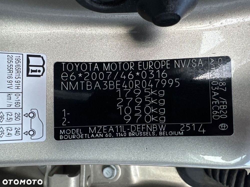 Toyota Corolla - 30