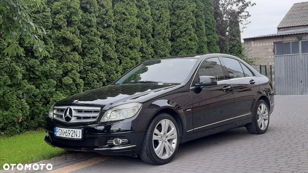 Mercedes-Benz Klasa C 180 CGI BlueEFFICIENCY Avantgarde - 8