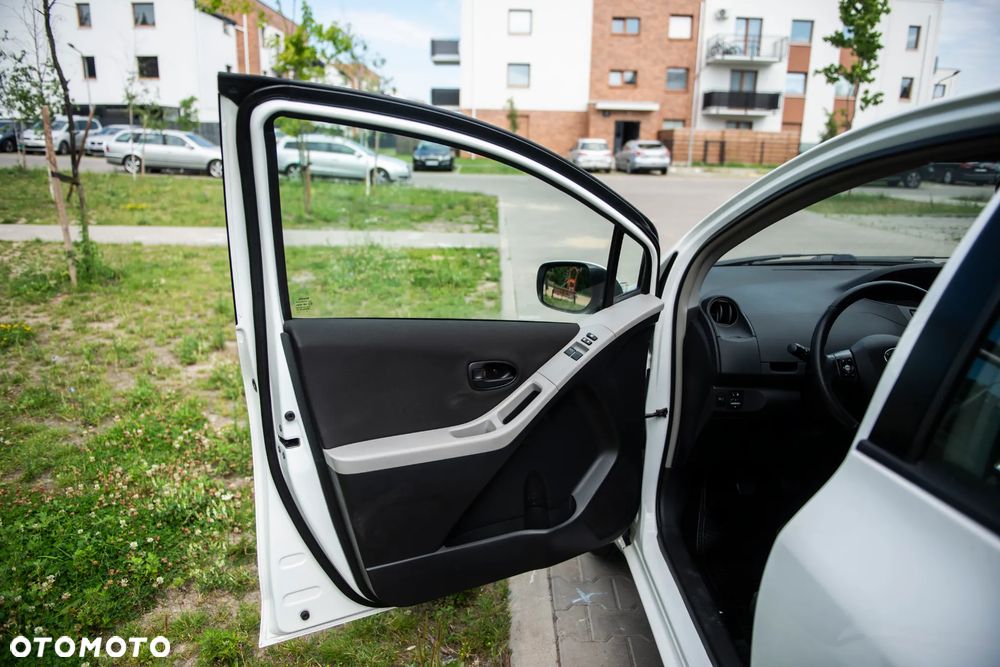 Toyota Yaris 1.0 VVT-i Cool - 16