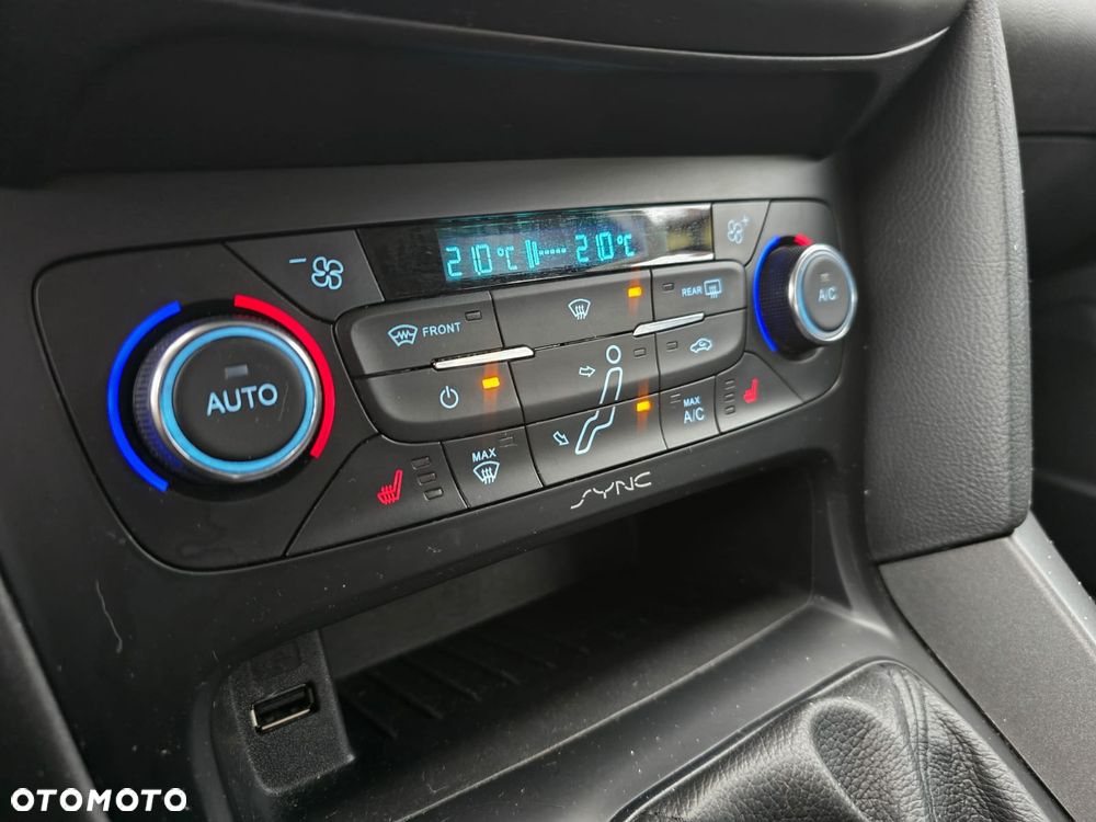 Ford Focus 1.0 EcoBoost Gold X (Edition) - 26
