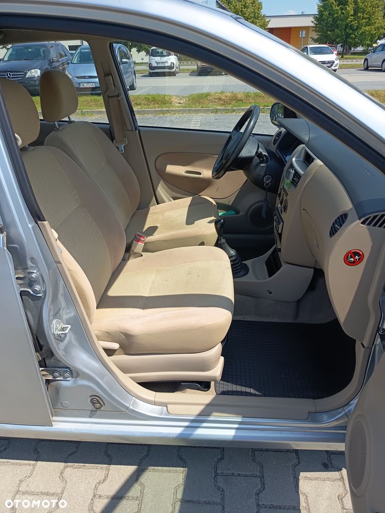 Daihatsu Cuore - 4