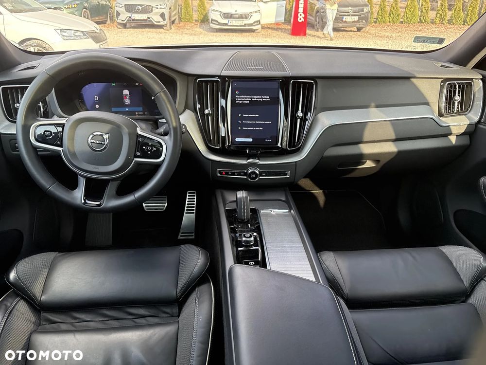 Volvo XC 60 T6 Plug-In Hybrid AWD Plus Dark - 12