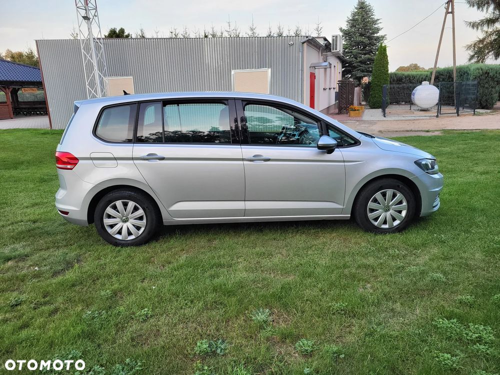 Volkswagen Touran - 4