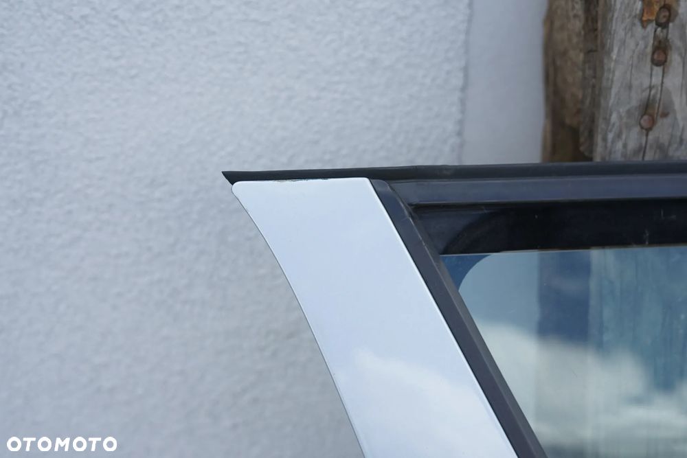 Drzwi przód przednie prawe Skoda Roomster 9452 - 2