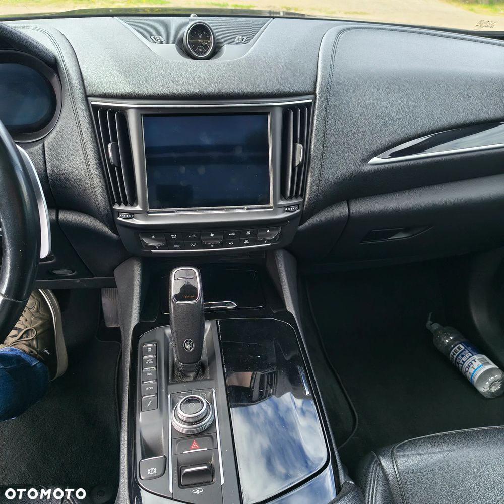 Maserati Levante S Q4 GranLusso - 12