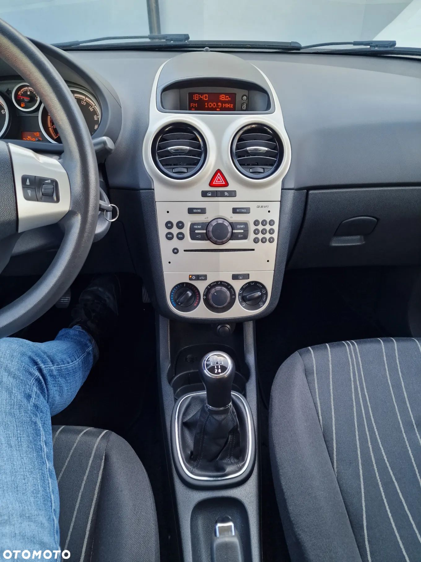 Opel Corsa 1.2 16V Enjoy - 1