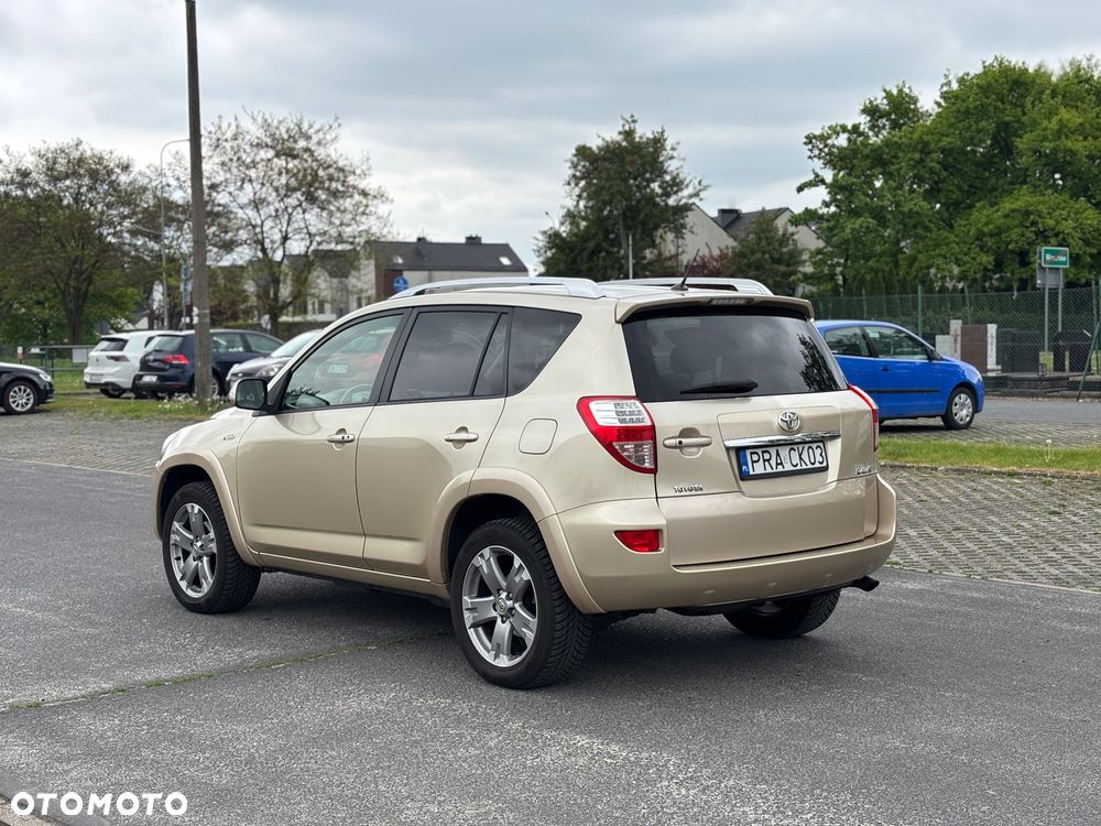 Toyota RAV4 2.2 D-CAT Premium - 2