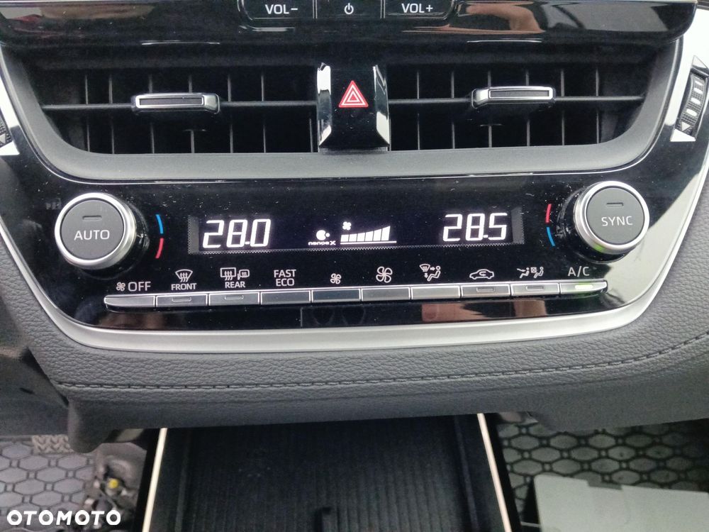 Toyota Corolla Cross - 20