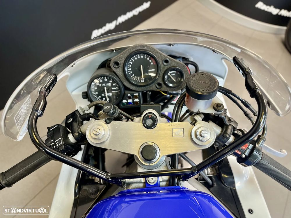 Honda CBR 400RR - 3