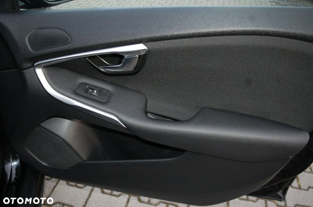 Volvo V40 Cross Country - 30