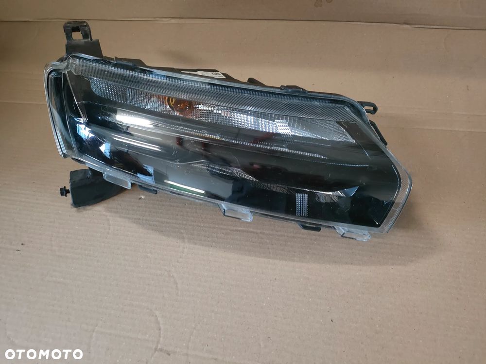 Dacia Spring Elektryk 22- LAMPA PRAWY PRZÓD LED 266008993R - 2