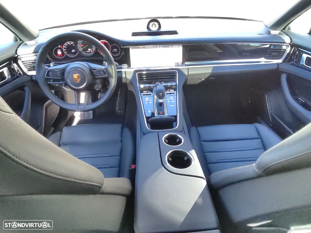 Porsche Panamera 4 E-Hybrid - 5