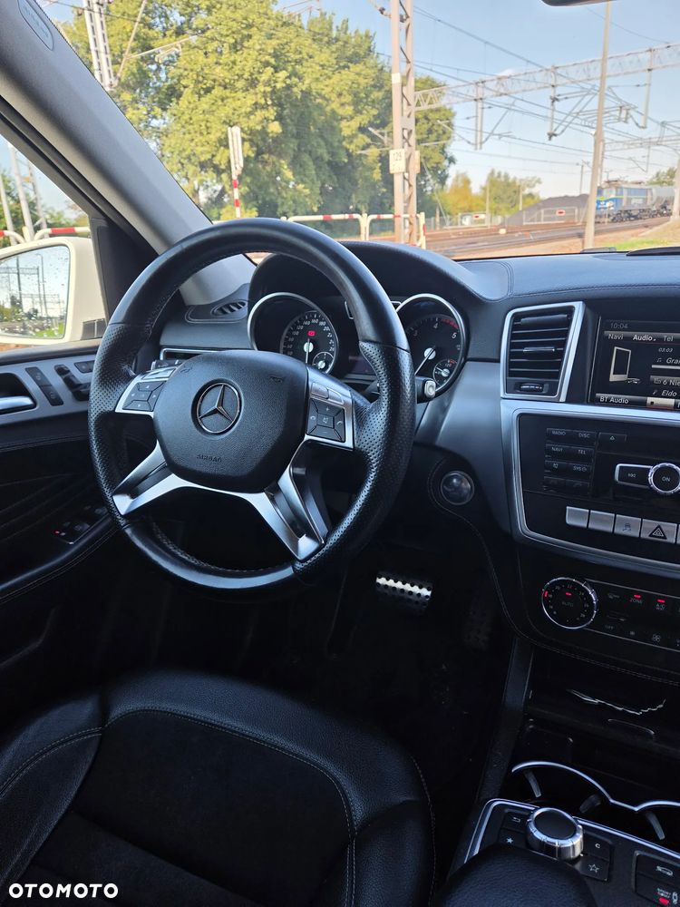 Mercedes-Benz ML 350 BlueTec 4-Matic - 22