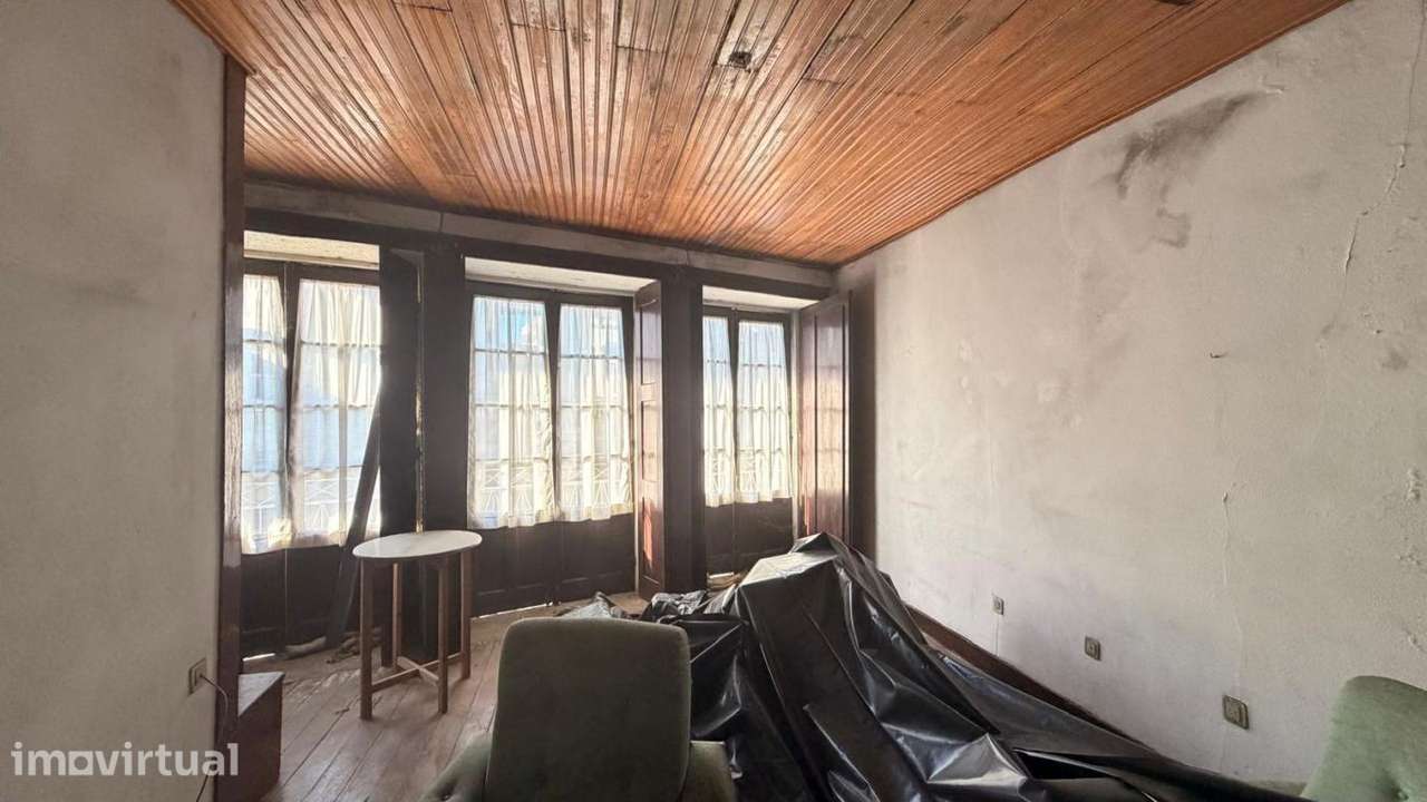 Prédio para Reabilitar - Loja + Habitação + Terreno - Centro Penafiel - Grande imagem: 3/36