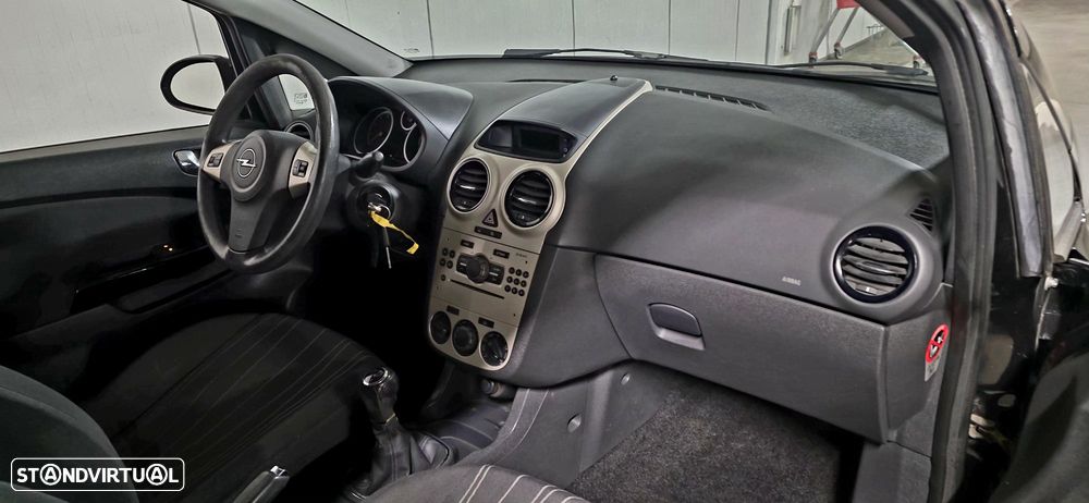 Opel Corsa 1.2 Cosmo - 10