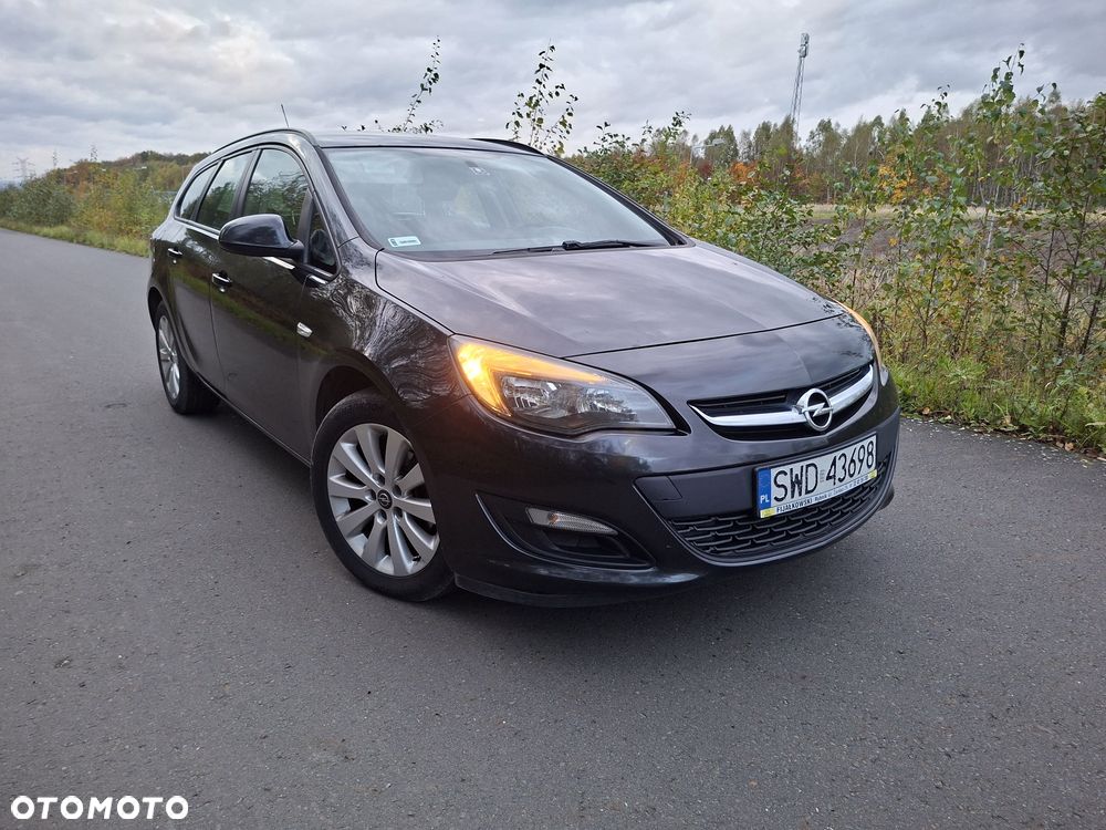 Opel Astra 2014 photo 2