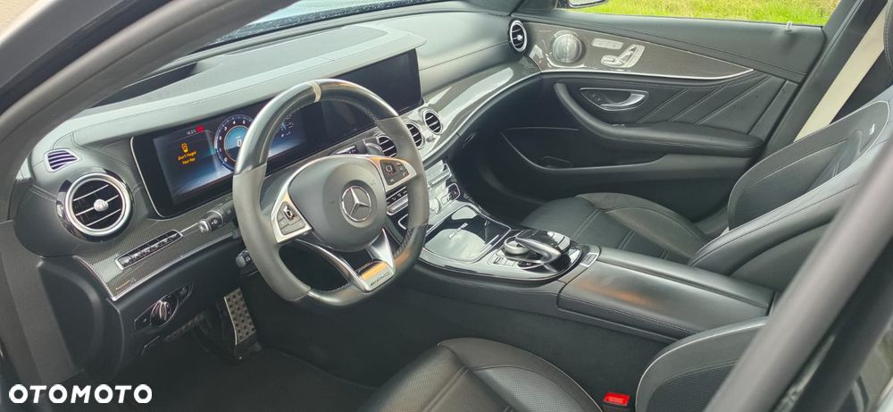 Mercedes-Benz Klasa E - 26
