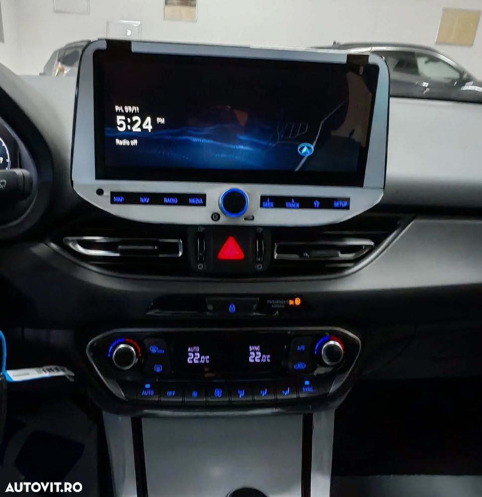 Hyundai i30 Fastback 1.5 T-GDI 140CP 7DCT MHEV Highway - 9