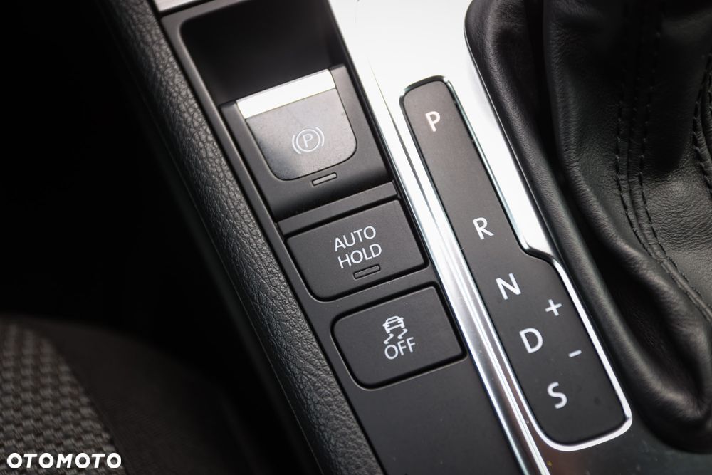 Volkswagen Passat 2.0 TDI 4Motion DSG BlueMotion Tech Highline - 32