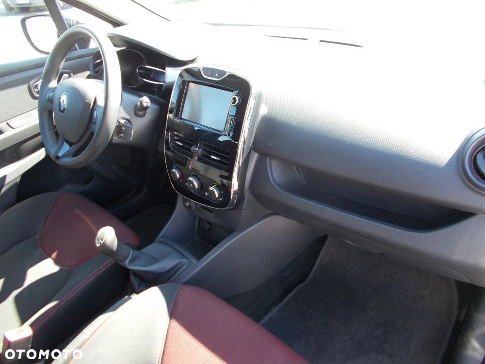 Renault Clio 1.2 16V 75 Dynamique - 13