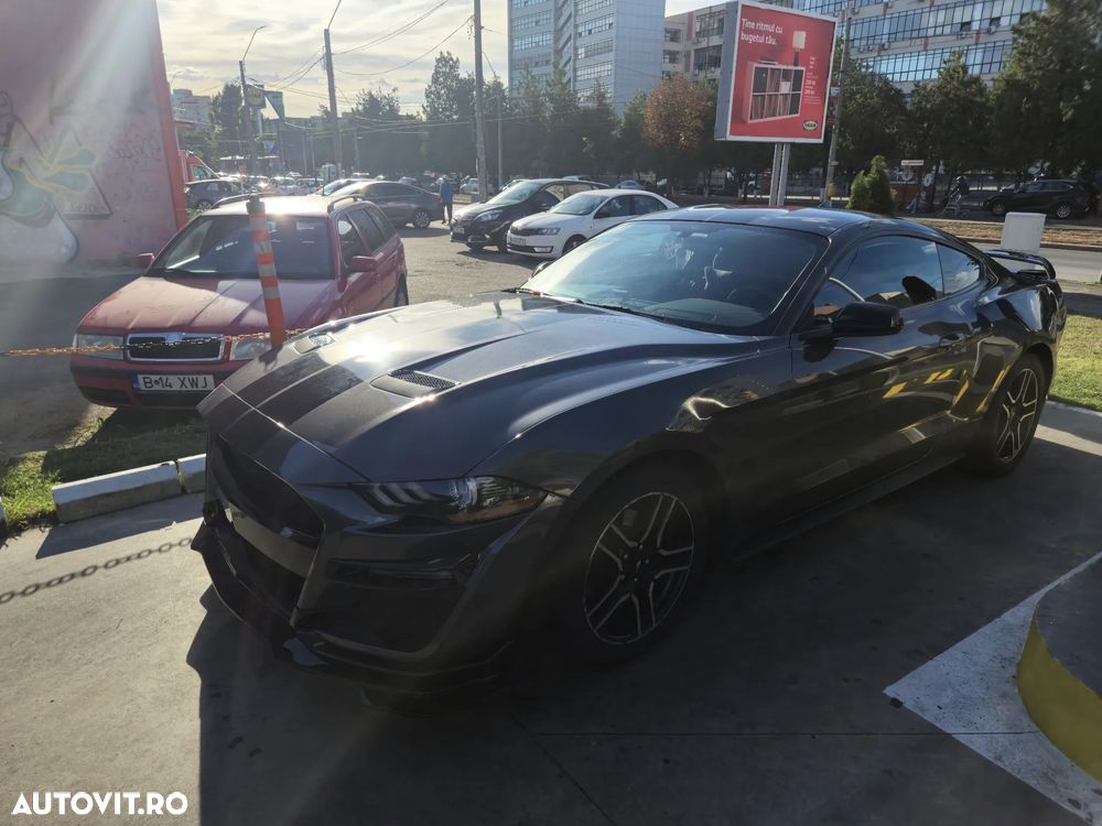 Ford Mustang - 7