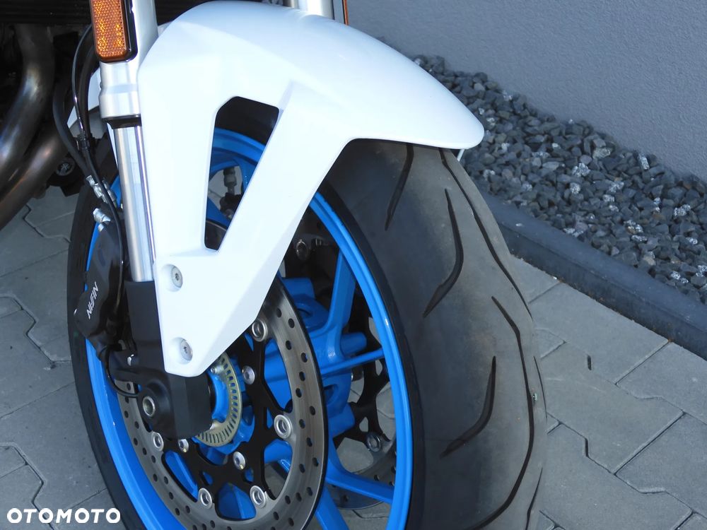 Suzuki GSX - 5