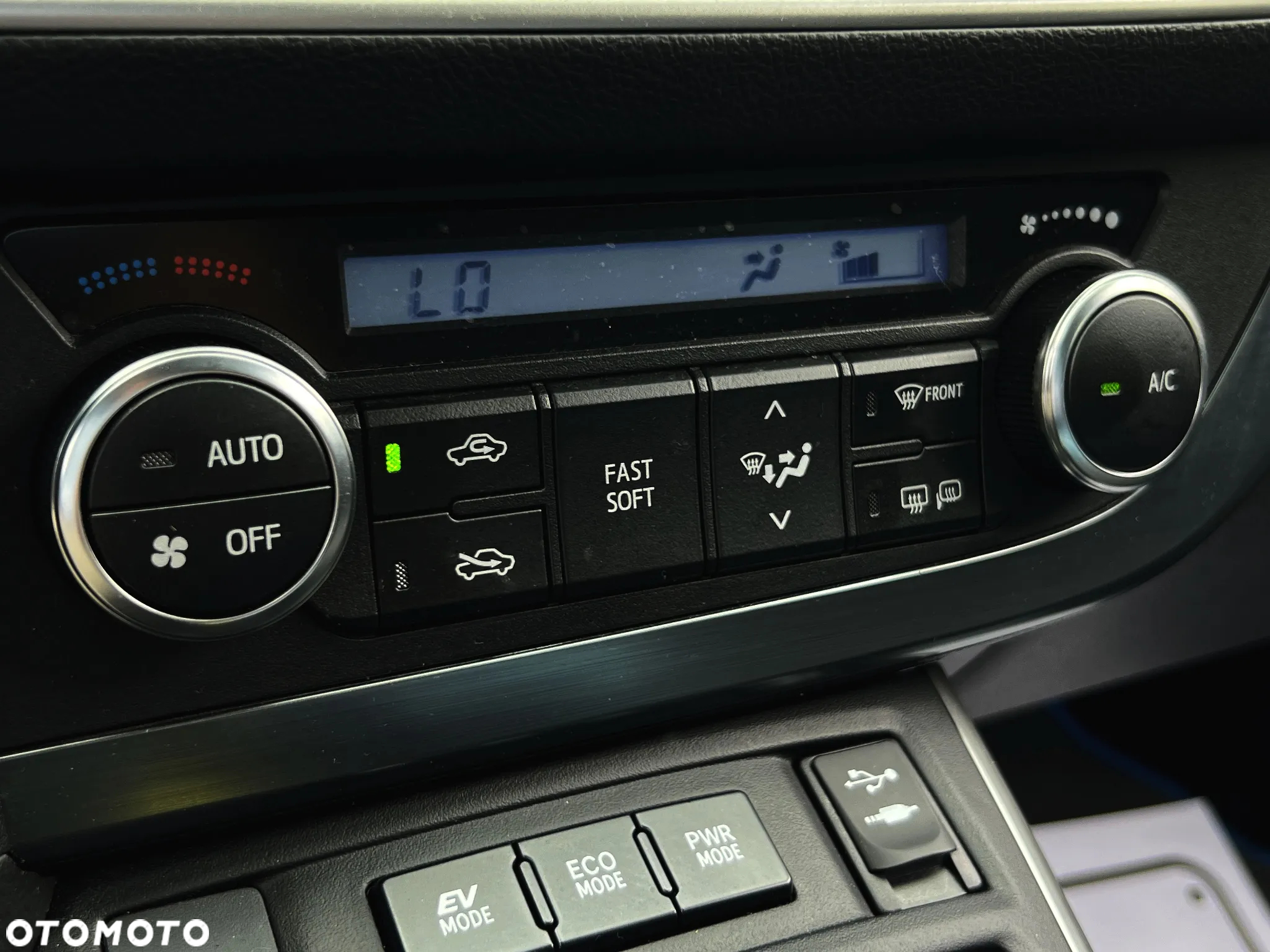 Toyota Auris 1.8 HSD Prestige NAVI - 26