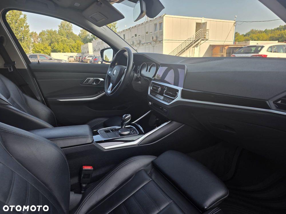 BMW Seria 3 318d - 20