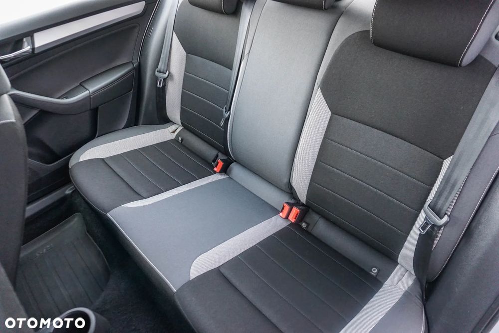 Skoda RAPID 1.0 TSI Ambition - 26