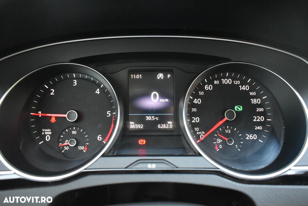Volkswagen Passat - 10