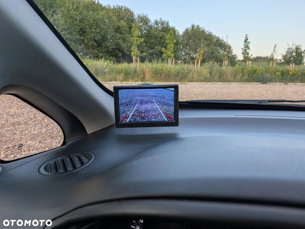 Kia Rio 1.2 L - 27