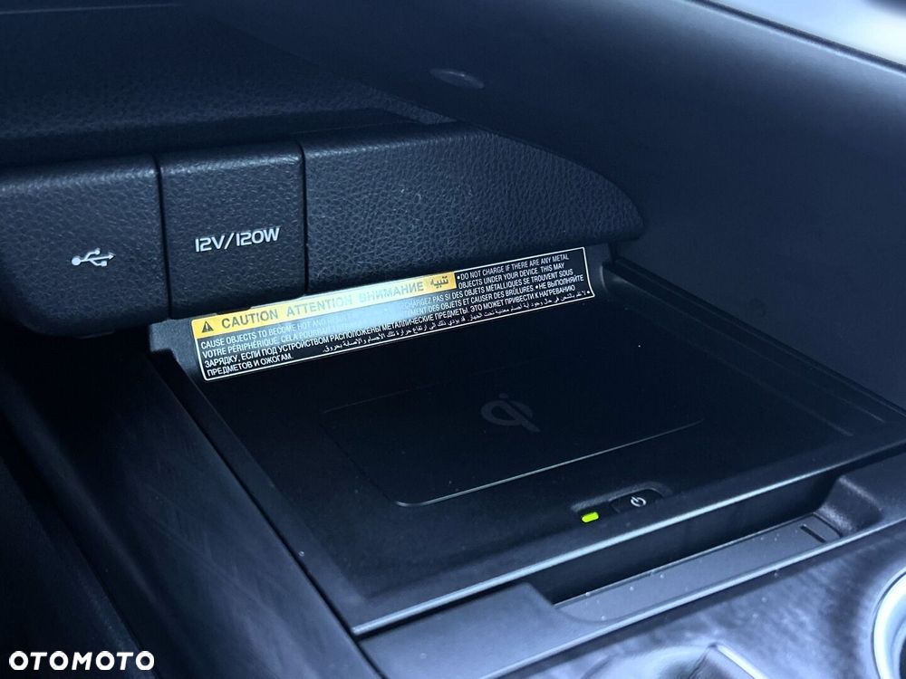 Toyota Camry 2.5 Hybrid Executive CVT - 20