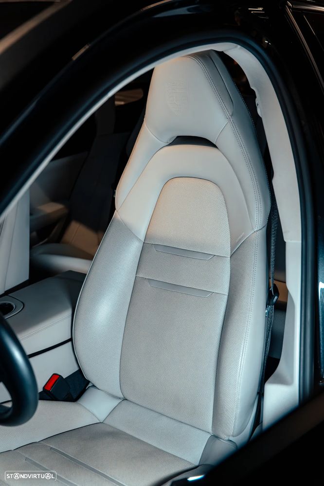 Porsche Panamera Sport Turismo - 21