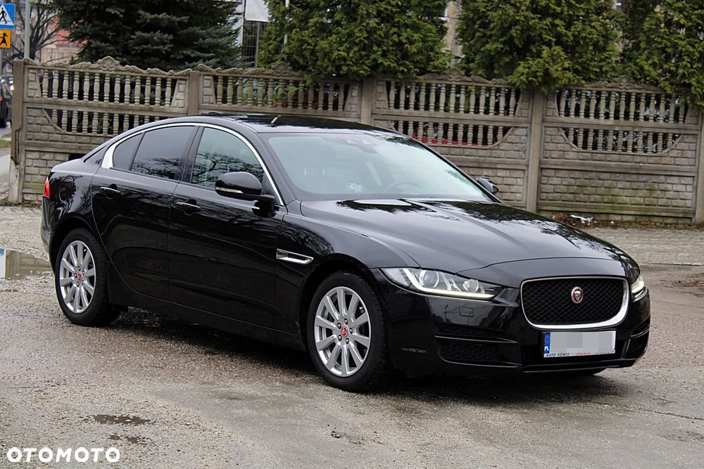 Jaguar XE - 2