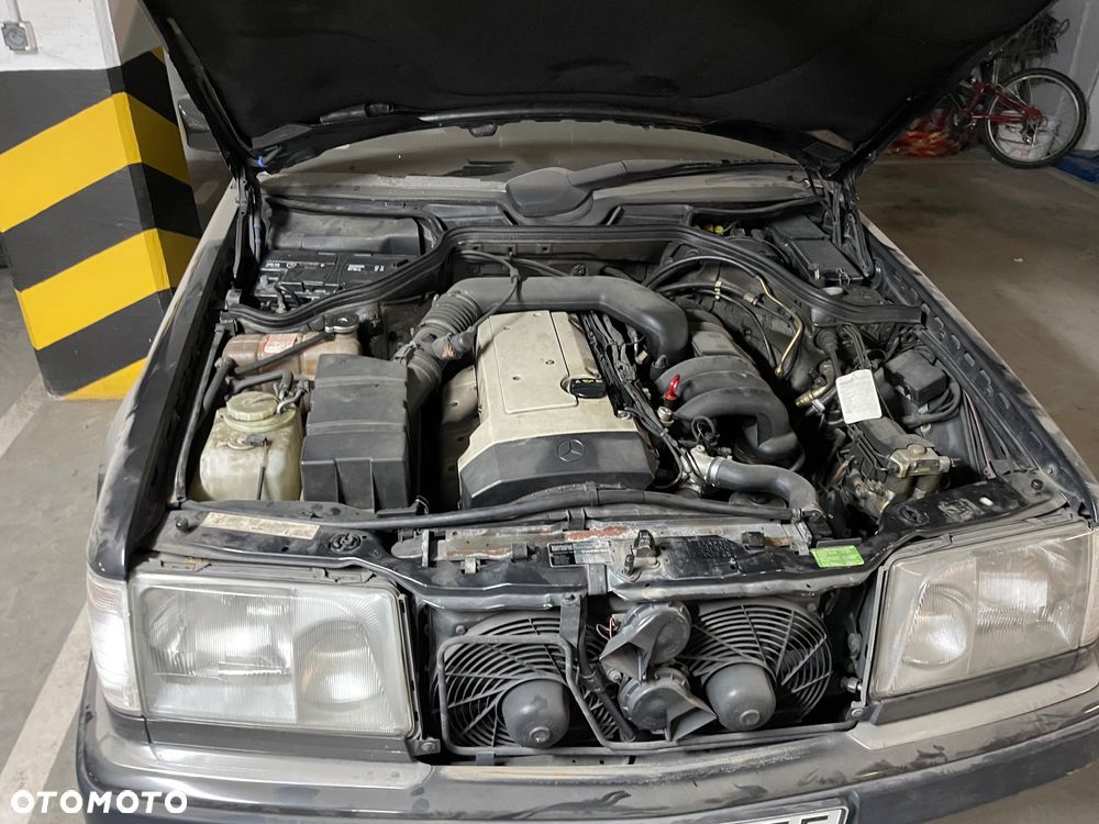 Mercedes-Benz Klasa E 320 - 20