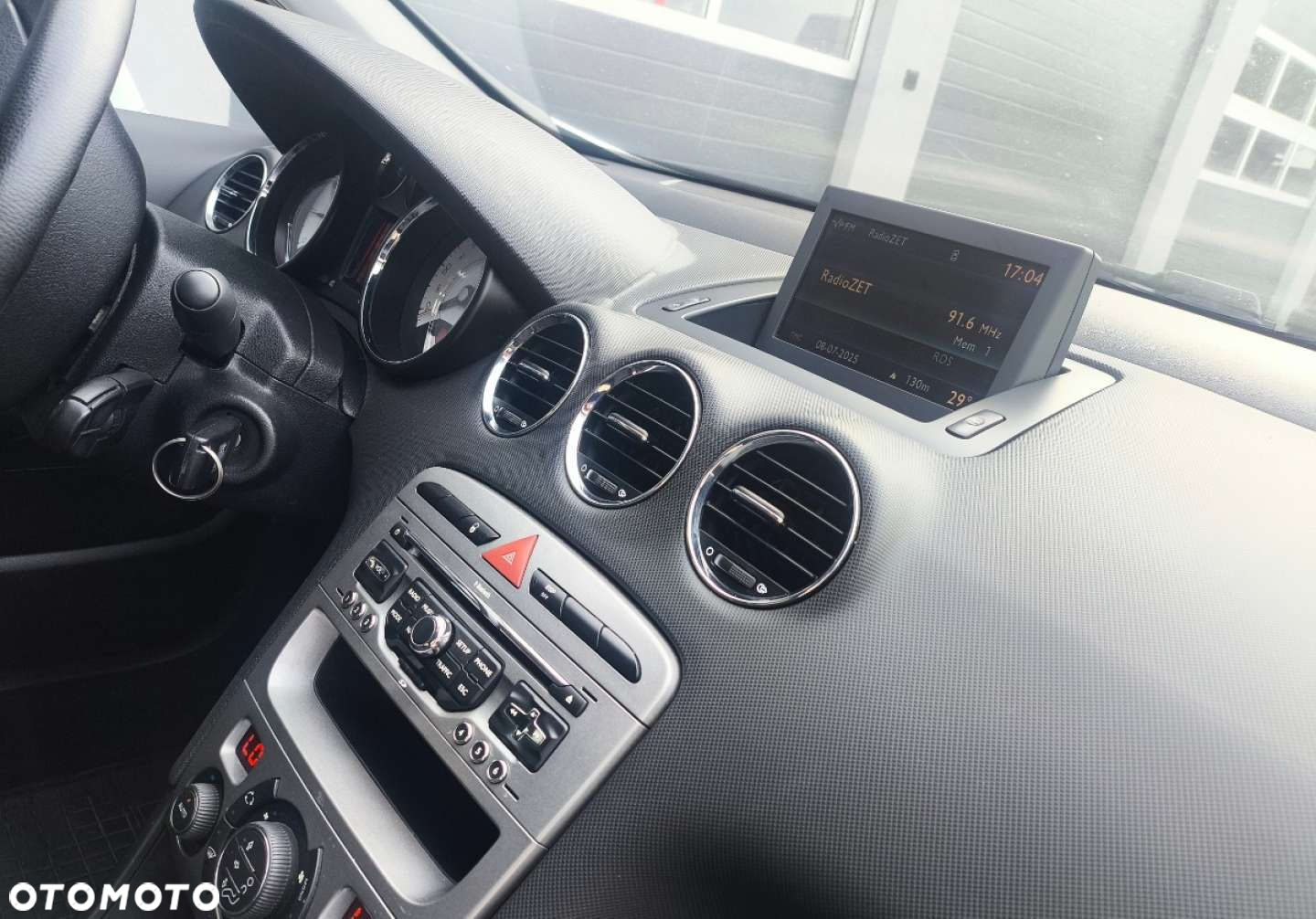 Peugeot 308 - 8