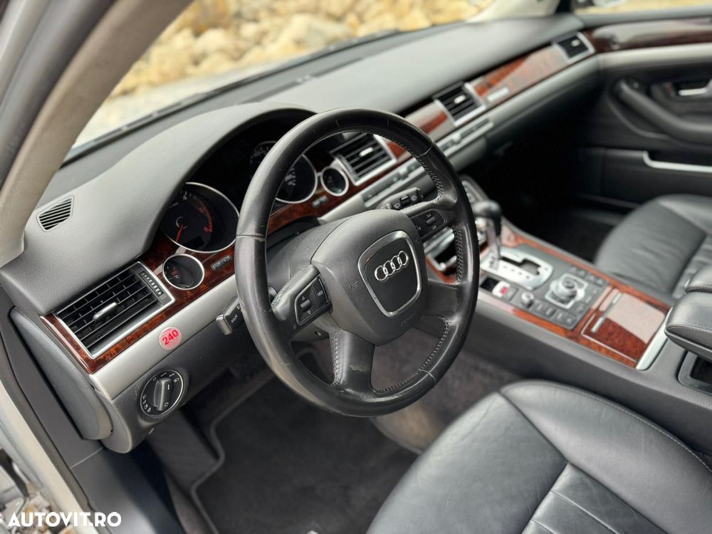 Audi A8 - 6