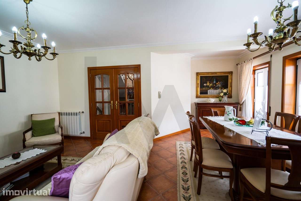 Moradia T4 Isolada com Jardim, Garagem e Cave Multiusos a 5 Minutos do - Grande imagem: 5/60