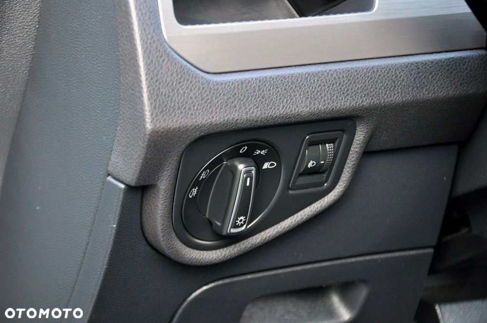 Volkswagen Touran - 36