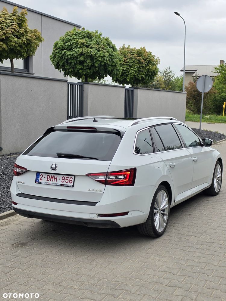 Skoda Superb 2.0 TDI Sportline - 10