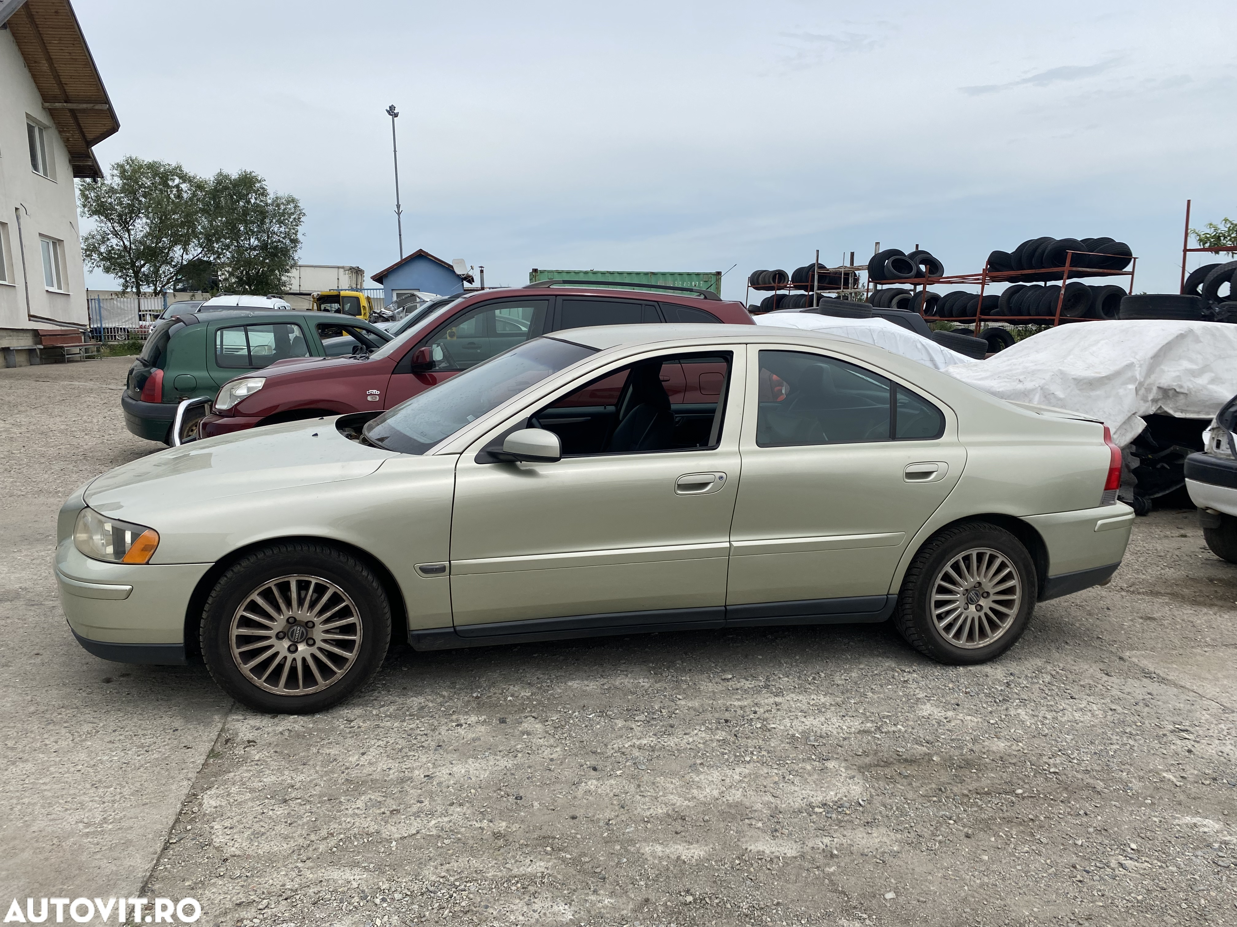 Dezmembrez piese Volvo S60 - 5