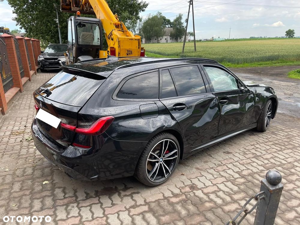 BMW Seria 3 330e M Sport sport - 32