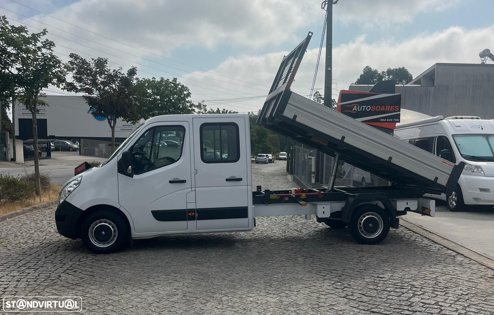 Renault Master 7 Lugares + Basculante - 2