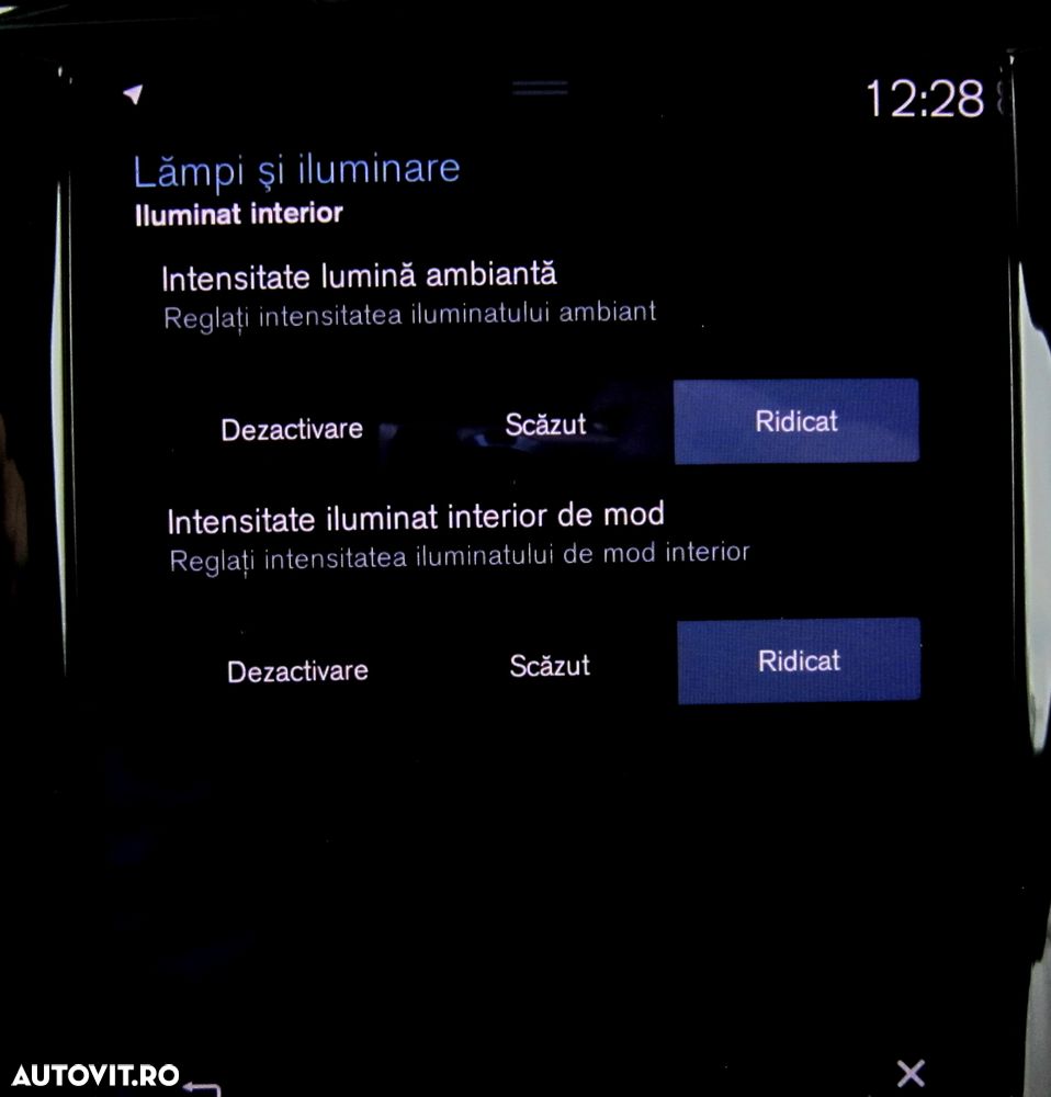 Volvo XC 60 B4 D Geartronic Momentum Pro - 24