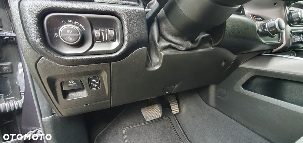 Dodge RAM 1500 5.7 4x4 - 25