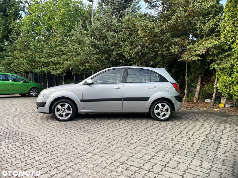 Kia Rio 1.5 CRDi Comfort - 4