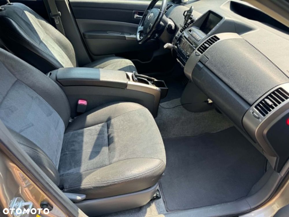 Toyota Prius 1.5 VVT-i Sol - 10