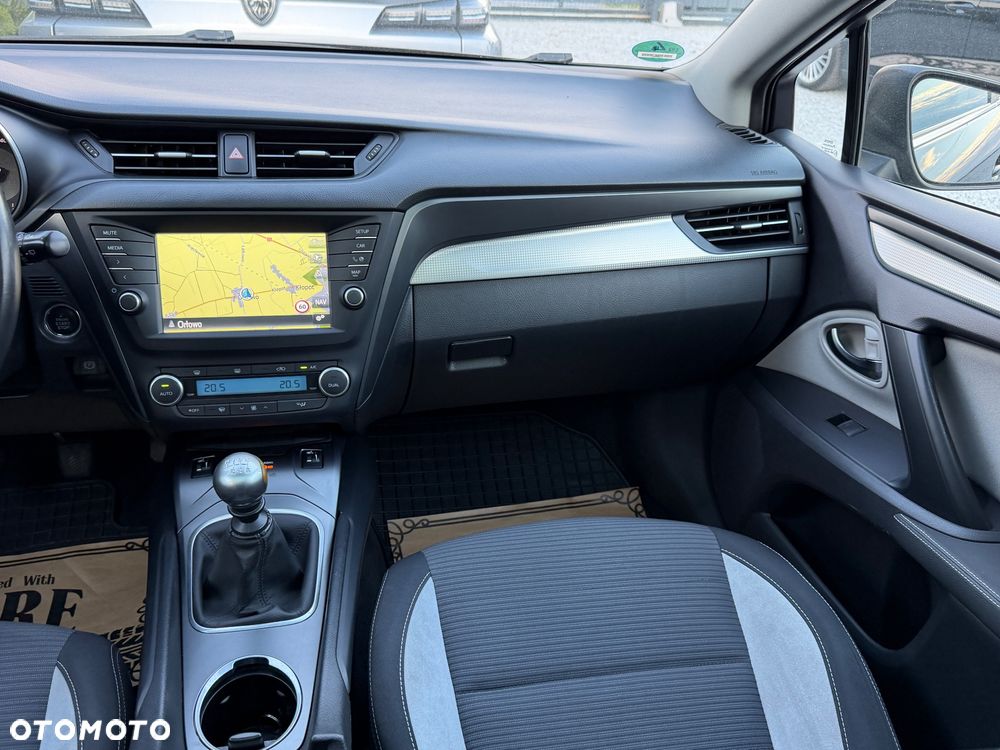 Toyota Avensis - 21