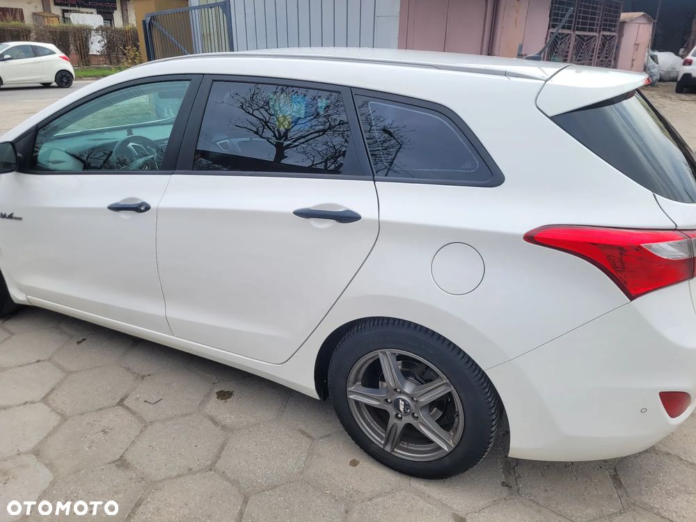 Hyundai i30 blue 1.6 CRDi YES Gold - 9